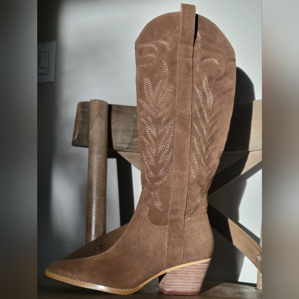 OASIS SOCIETY  - Embroidered Tall Boot Brown
